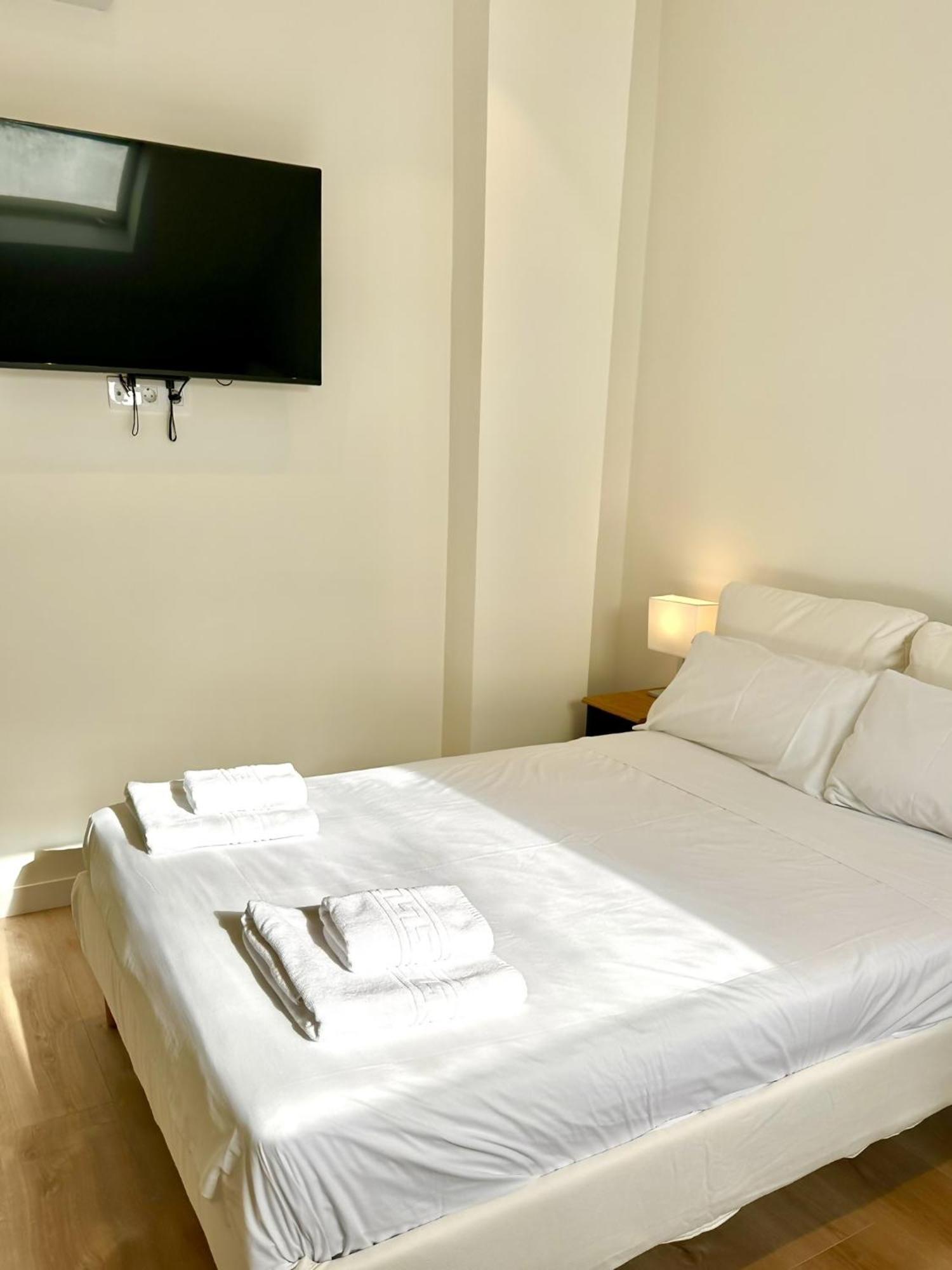 Apartamentos Noviembre 马德里 外观 照片