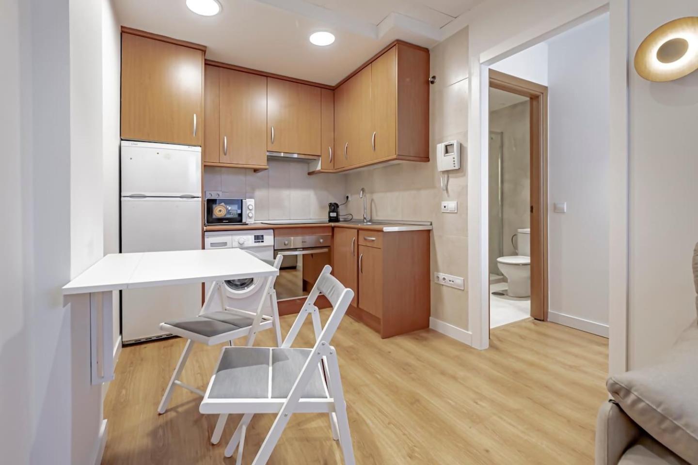 Apartamentos Noviembre 马德里 外观 照片